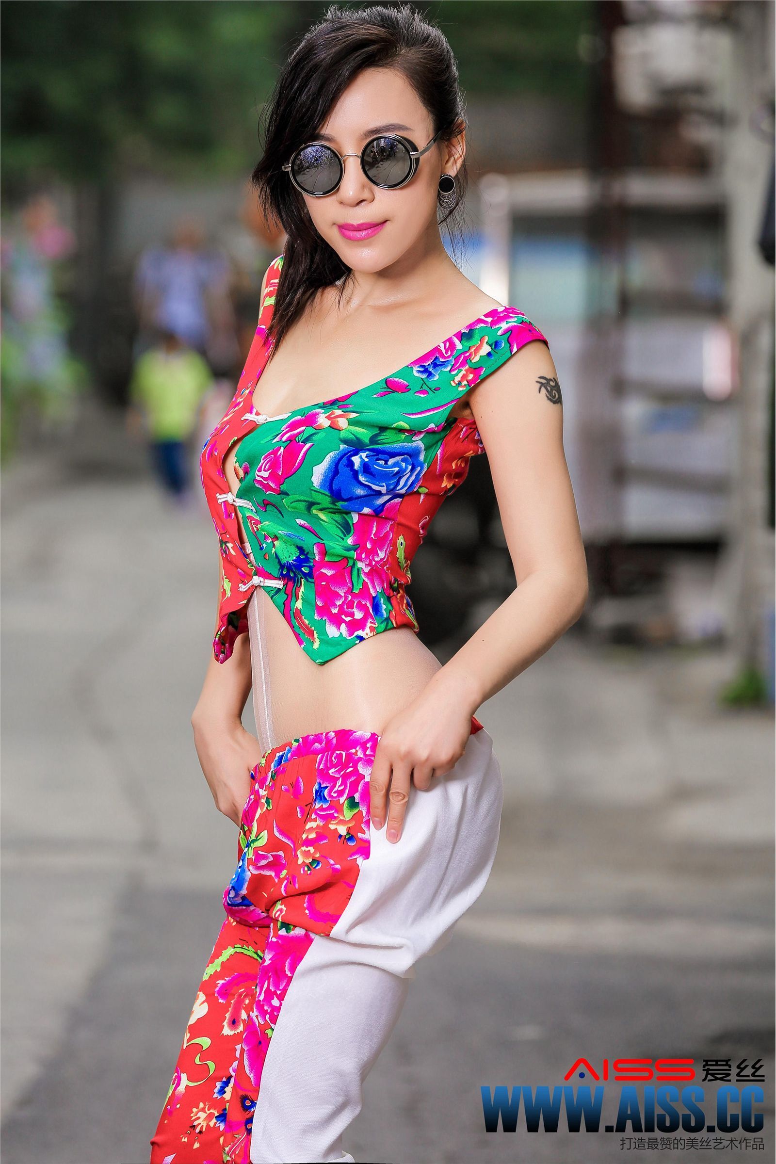 [AISS爱丝]美丝图辑 2015.07.30 NO.059 《巷陌》高清黄金会员版